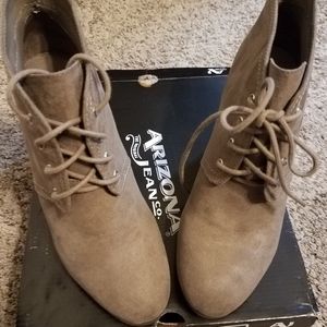 Arizona Lexie taupe booties.